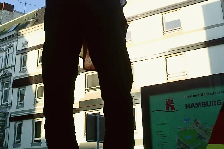 比赛日球场外人群实拍(开场十五分钟:确认教练到底想干什么)